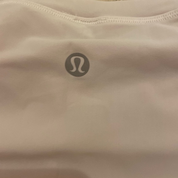 White Lululemon T shirt workout - Picture 3 of 3